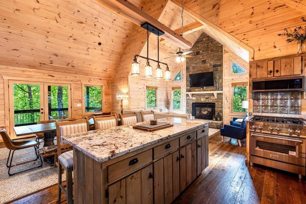 Luxe Family Cabin 8 Min To Downtown Blue Ridge Luaran gambar